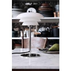 Lampe de Table Opale Chrome, Design Danois Moderne en situation