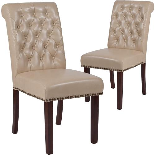 Présentation de Présentation Chaises Parsons Souples Cuir Beige, Garniture Clous, Finition Noyer