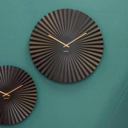 Horloge Murale Sensu Noir Karlsson, Design Élégant en situation