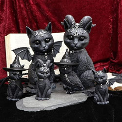 Figurine Chat Occulte, Chapeau Sorcière Noir, Résine en situation