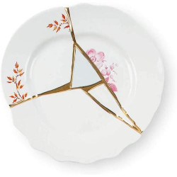 Assiette fruits porcelaine, or 24 carats, SELETTI en situation