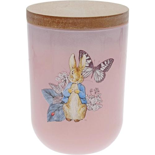 Présentation de Bougie Peter Rabbit Beatrix Potter, Rose Parfumée en situation