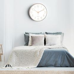 Horloge Murale Moderne Silencieuse Blanc Or 30CM en situation