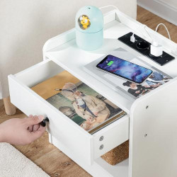 Table de Chevet HOOBRO, Charge USB, Tiroirs, Blanc en situation