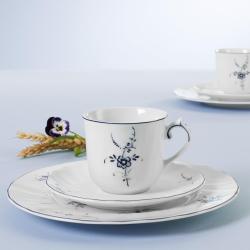 Tasse à café Villeroy Boch Vieux Luxembourg, Porcelaine Blanc Bleu en situation