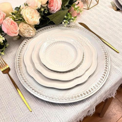 Assiettes rondes en plastique Umisriro, lot de 6, blanc en situation