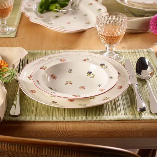 Présentation de Zoom sur Assiette Plate Porcelaine Rouge Villeroy Boch