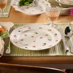 Assiette Plate Porcelaine Rouge Villeroy Boch en situation