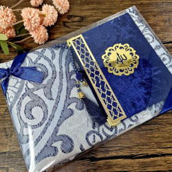 Coffret cadeau islamique, Coran, tapis prière bleu roi en situation