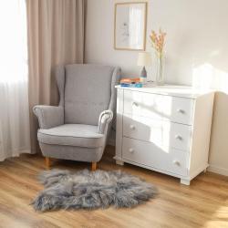 Tapis Peau de Mouton Naturel, Cuir Véritable, Gris en situation