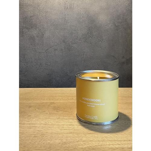 Présentation de Zoom sur Bougie Parfumée Bacana Candle, Miel, Cadeau Original