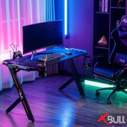 Bureau Gaming Ergonomique LED, Accessoires Inclus, Design Moderne en situation