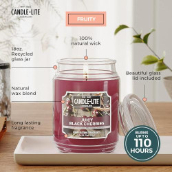 Bougie en pot CANDLE-LITE, cerises noires, terrasse en situation