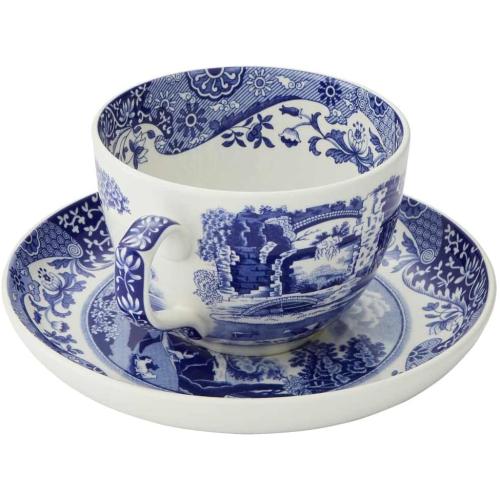 Présentation de Tasse Soucoupe Géantes Bleues Spode, Design Italien en situation