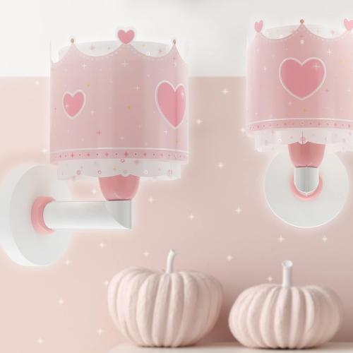 Présentation de Applique Murale Enfant Dalber Little Queen Couronne Rose en situation