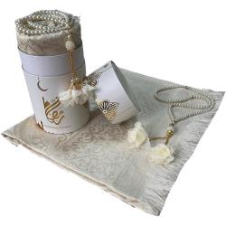 Présentation Coffret cadeau musulman, tapis prière, tasbih, misvak, blanc