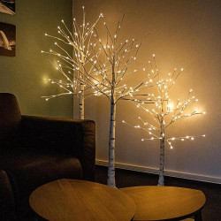 VOLTRONIC Arbre LED bouleau, intérieur extérieur, blanc chaud en situation