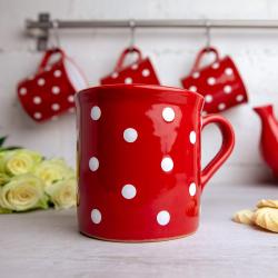 Tasse Mug Café, Thé, Chocolat Chaud Rouge Pois Blancs en situation