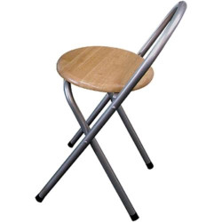 Chaise pliante BURI, assise bois élégante, pratique en situation