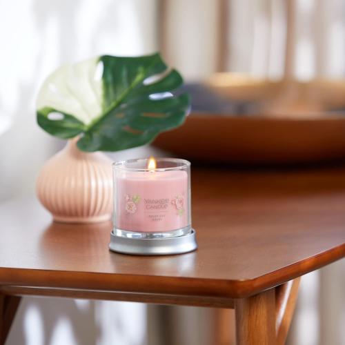 Présentation de Zoom sur Yankee Candle Bougie parfumée Roses fraîchement coupées