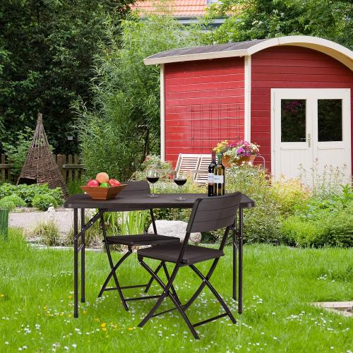 Présentation de Table de Jardin Pliable Rectangulaire, Effet Bois, Plastique en situation